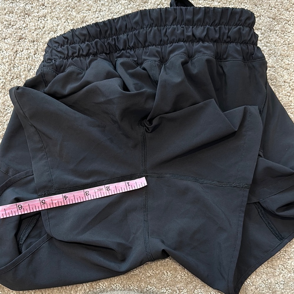 Lululemon Track That 5” Short Black lined  FANTASTIC CONDITION - Picture 5 of 10